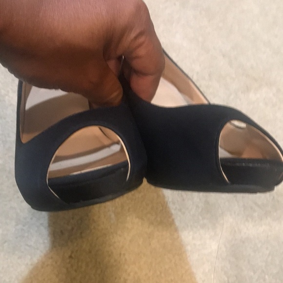 Liz Claiborne Black Fabric Peep Toe 3 Inch Heels-Size 8 - Picture 7 of 10